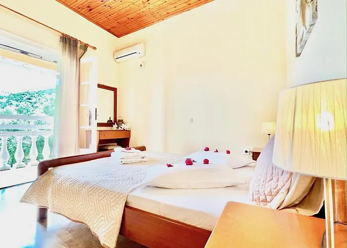 Thespina With Private Pool By Dadovillas Vilă Apraos