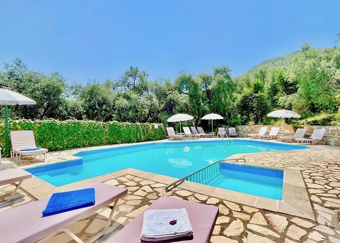 Thespina With Private Pool By Dadovillas