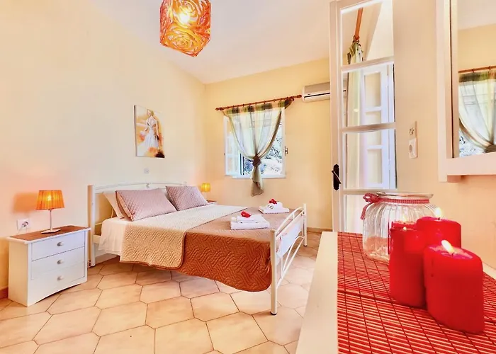 Thespina With Private Pool By Dadovillas Apraos
