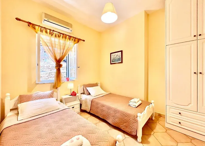 Thespina With Private Pool By Dadovillas
