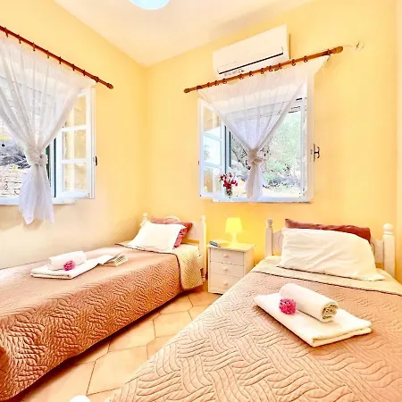 Вилла Thespina With Private Pool By Dadovillas Апраос
