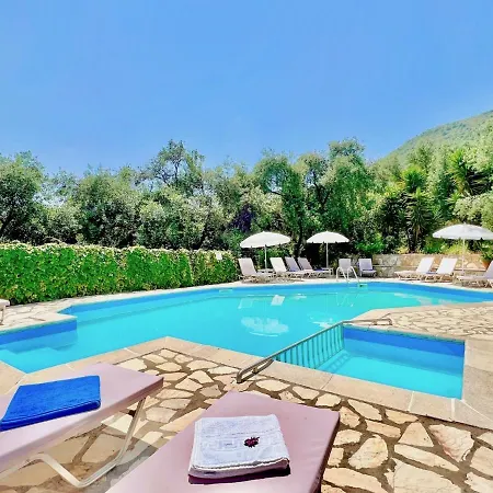 Thespina With Private Pool By Dadovillas