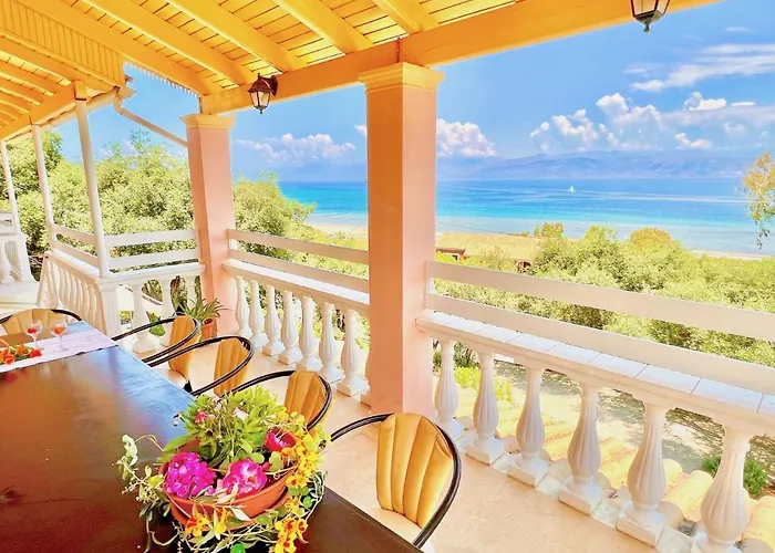 Thespina With Private Pool By Dadovillas Vilă