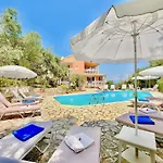 Thespina With Private Pool By Dadovillas Villa *