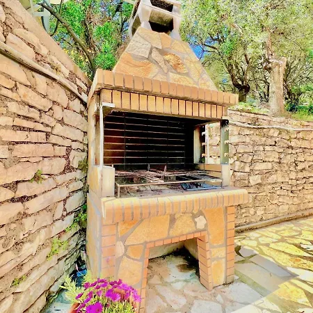 فيلة Thespina With Private Pool By Dadovillas Apraos