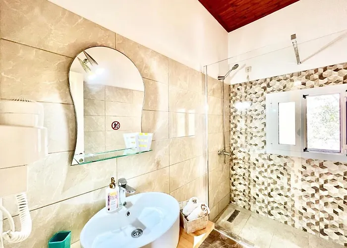 Thespina With Private Pool By Dadovillas Apraos