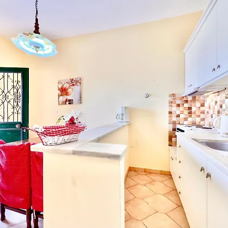 Thespina With Private Pool By Dadovillas