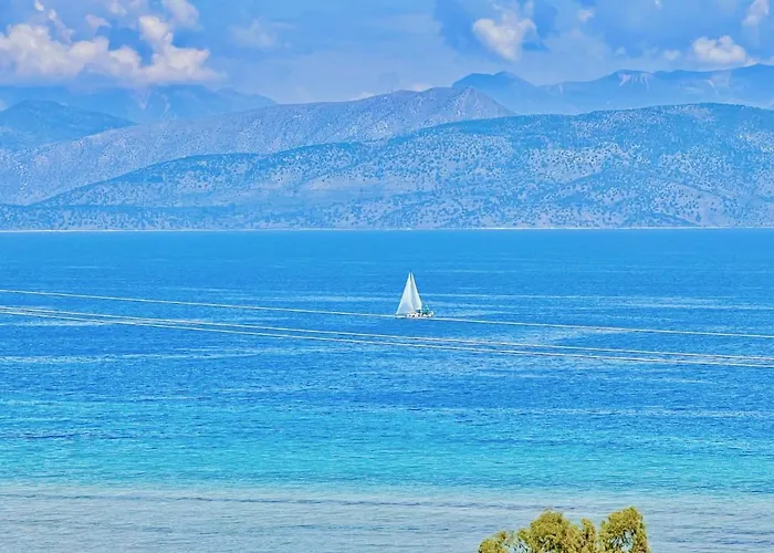 Thespina With Private Pool By Dadovillas Apraos