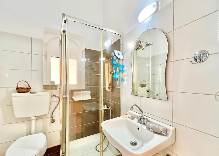 Thespina With Private Pool By Dadovillas *